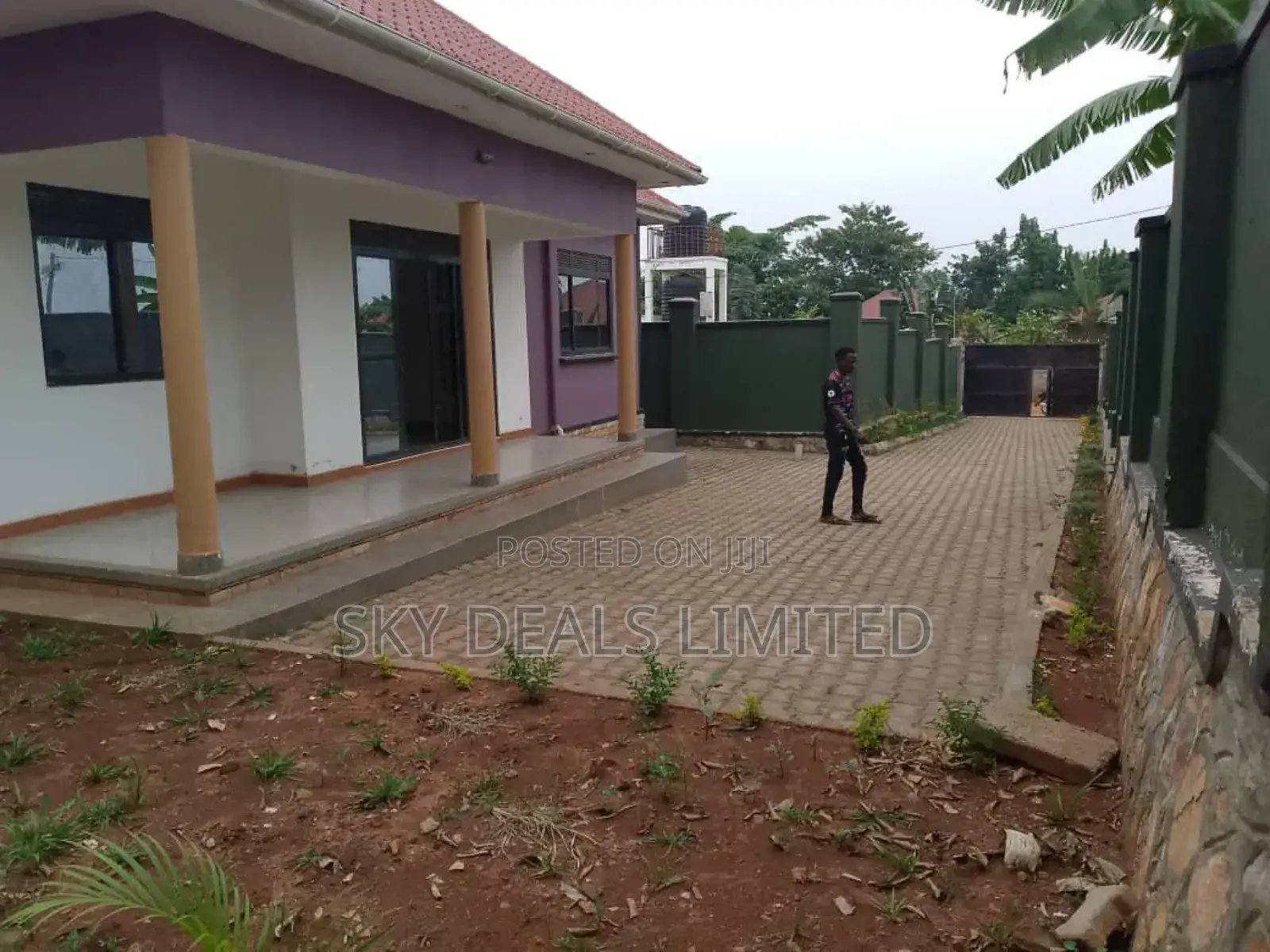 3bdrm Mansion in Buwate, Nakawa for rent