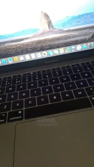 New Laptop Apple MacBook Pro 2018 8GB Intel Core I5 SSD 256GB