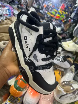 Ogiy Sneakers