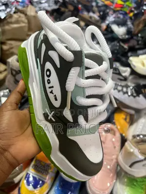Ogiy Sneakers
