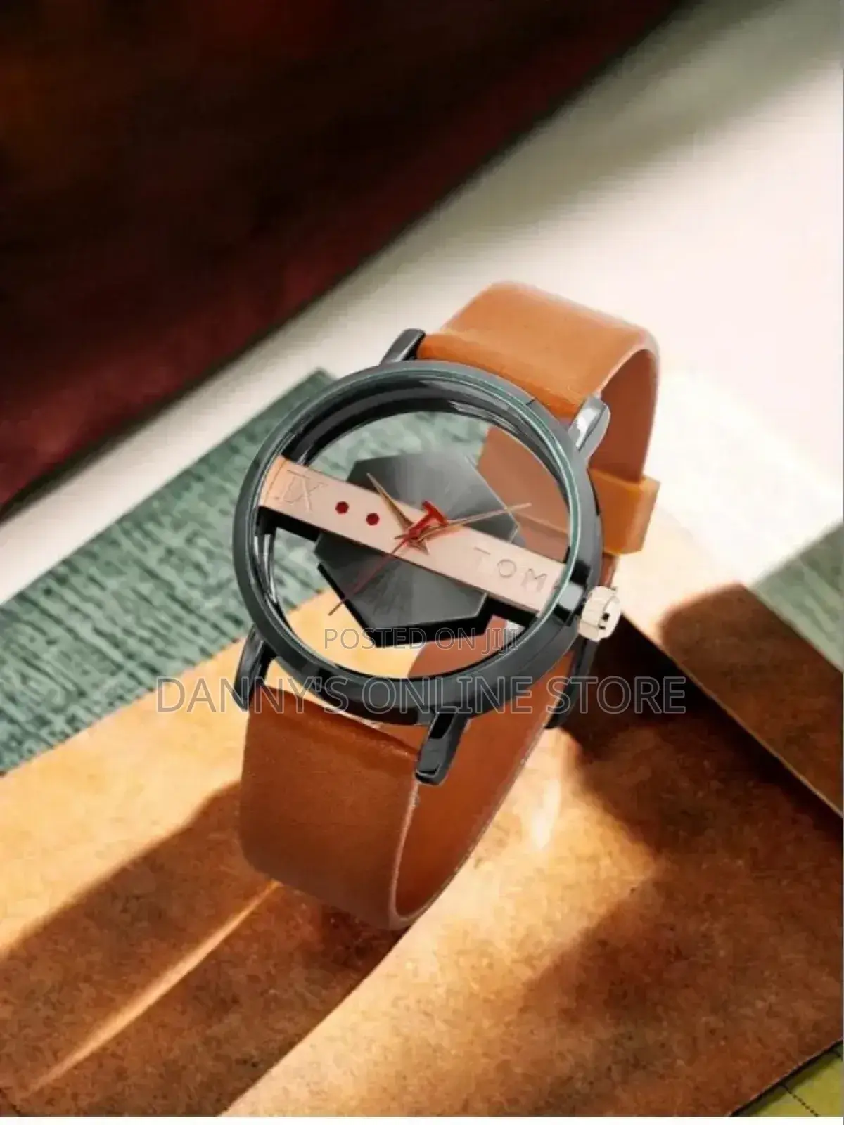 5pcs New Fashionable Elegant Round Quartz Watch + Simple Jewelry Set.