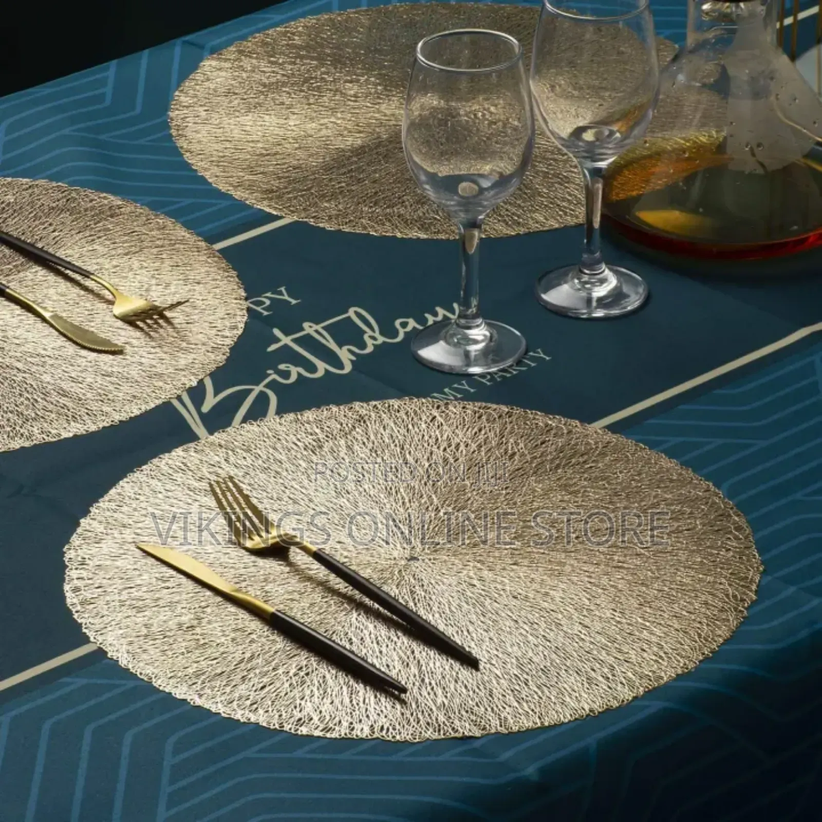 Loftyan Vinyl Gold Round Placemat for Dining Table