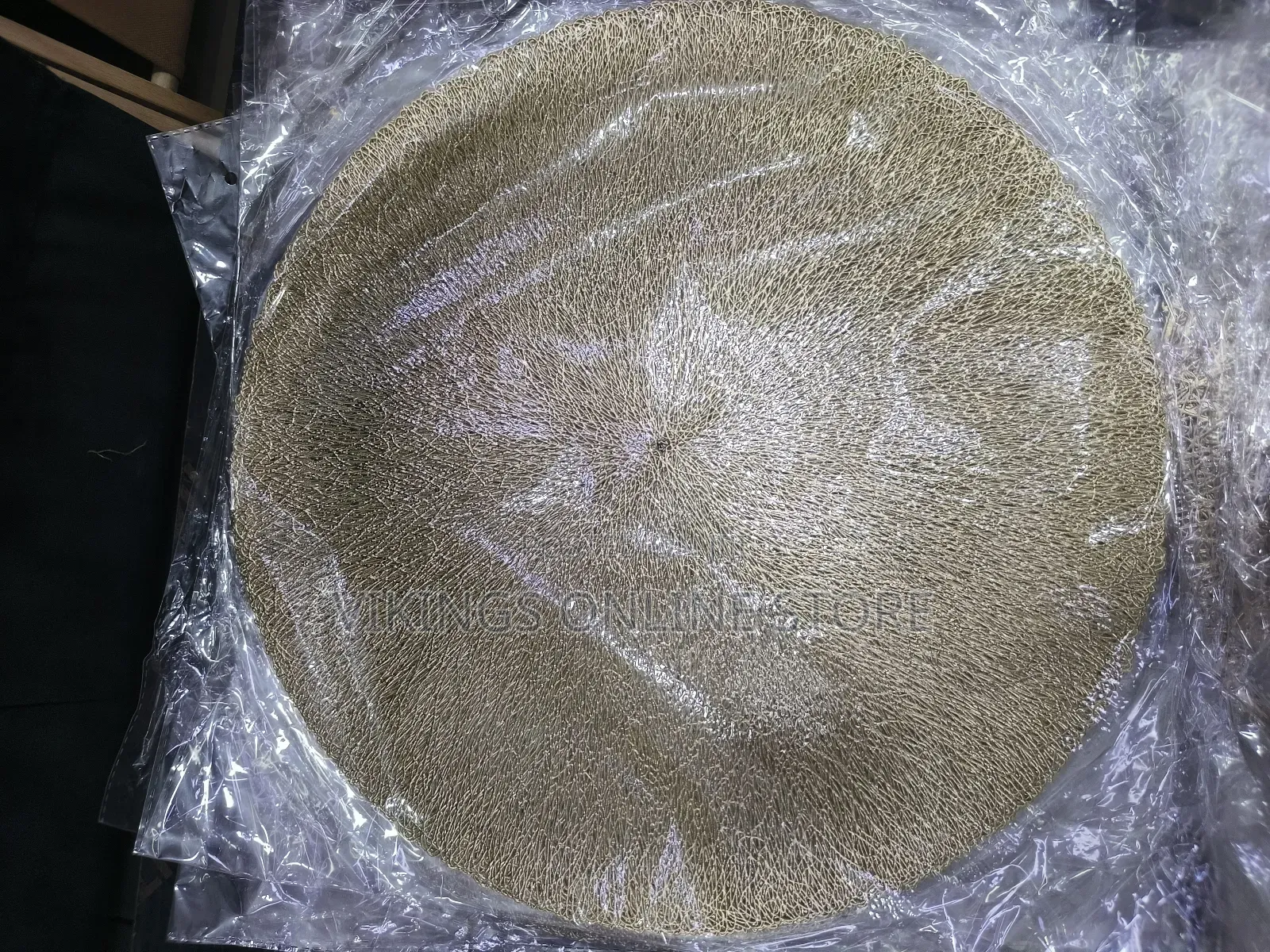 Loftyan Vinyl Gold Round Placemat for Dining Table