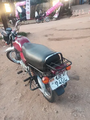 Bajaj Boxer 100 2020 Red
