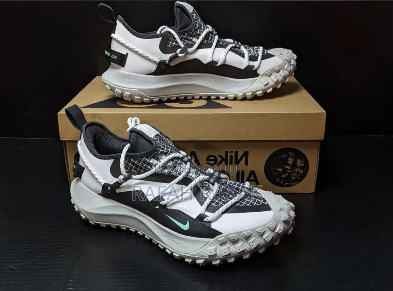 Original Black/White Nike ACG Mountain Fly Low Sneakers