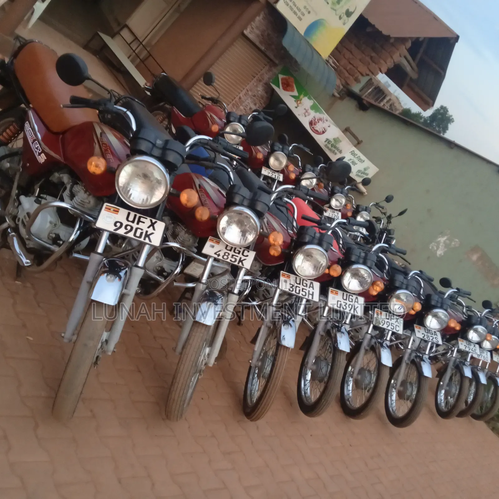 Bajaj Boxer 2024 Red