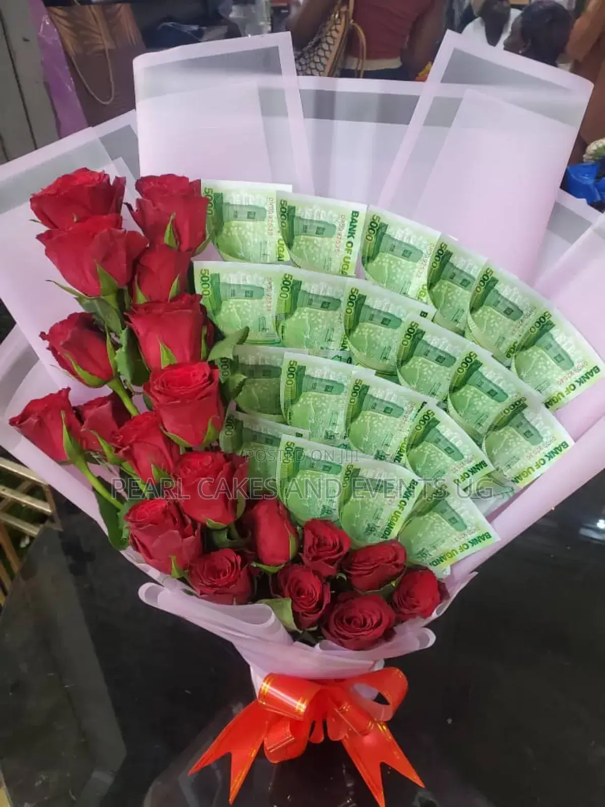 Money Bouquet Notes Red Roses Flowers Surprises Gifts09