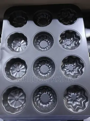 12pcs Peach Shapes Nonstick Muffin Mold Baking Pan WTH Holes
