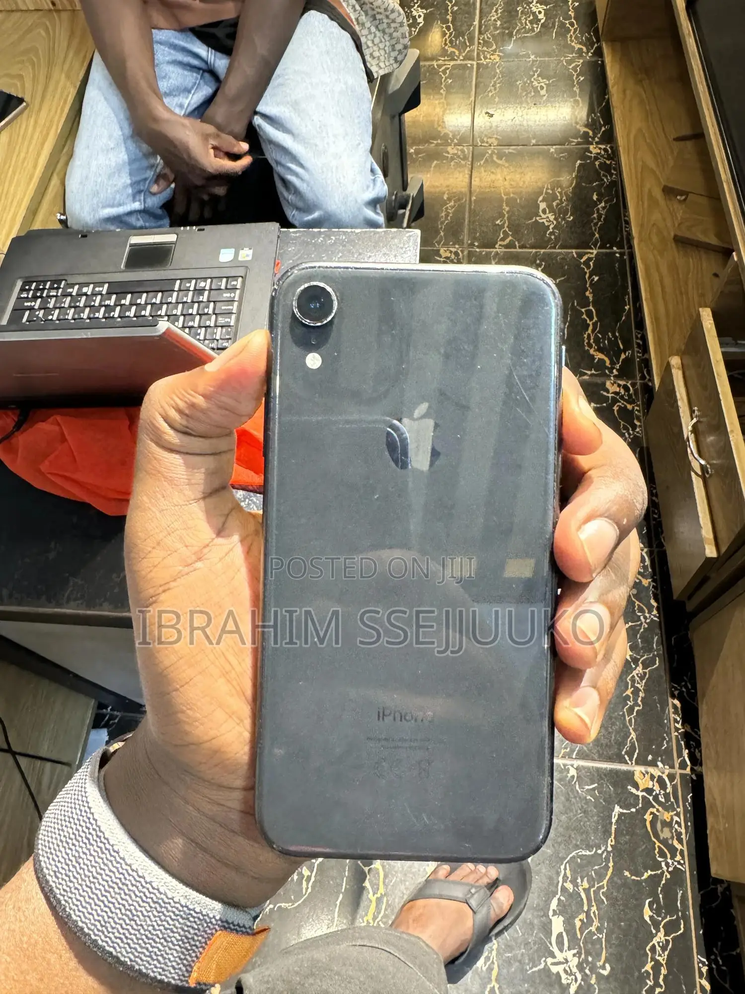 Apple iPhone XR 64 GB Gray