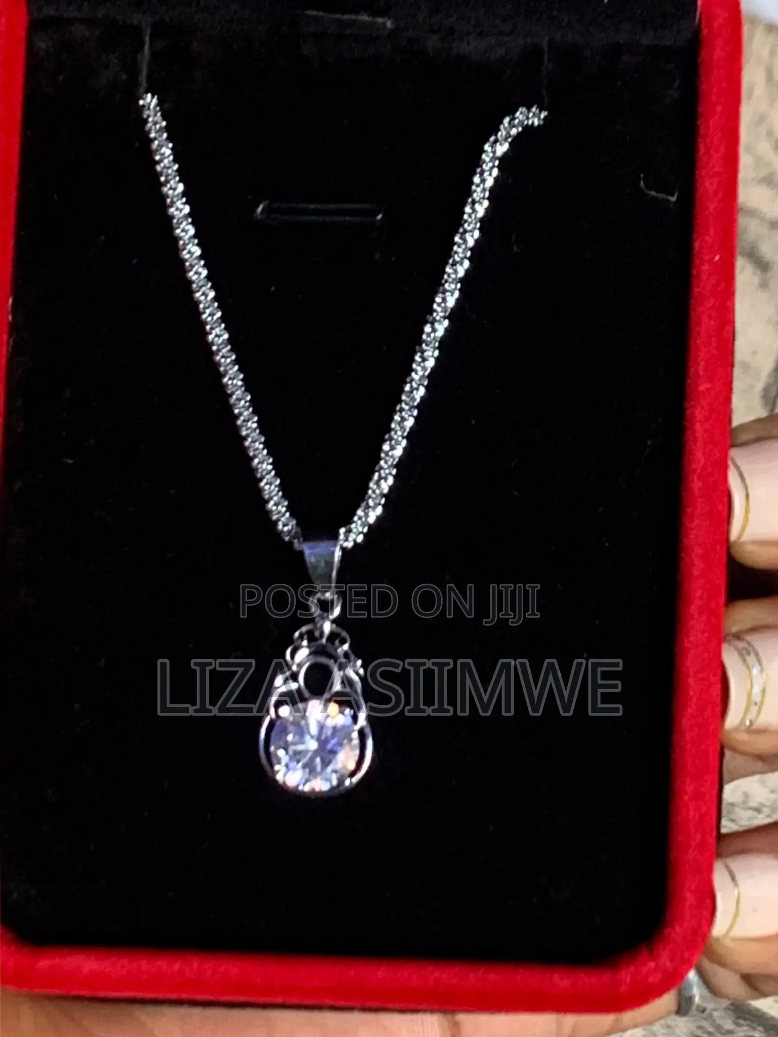 Beautiful Crystal Necklaces for Lady’S
