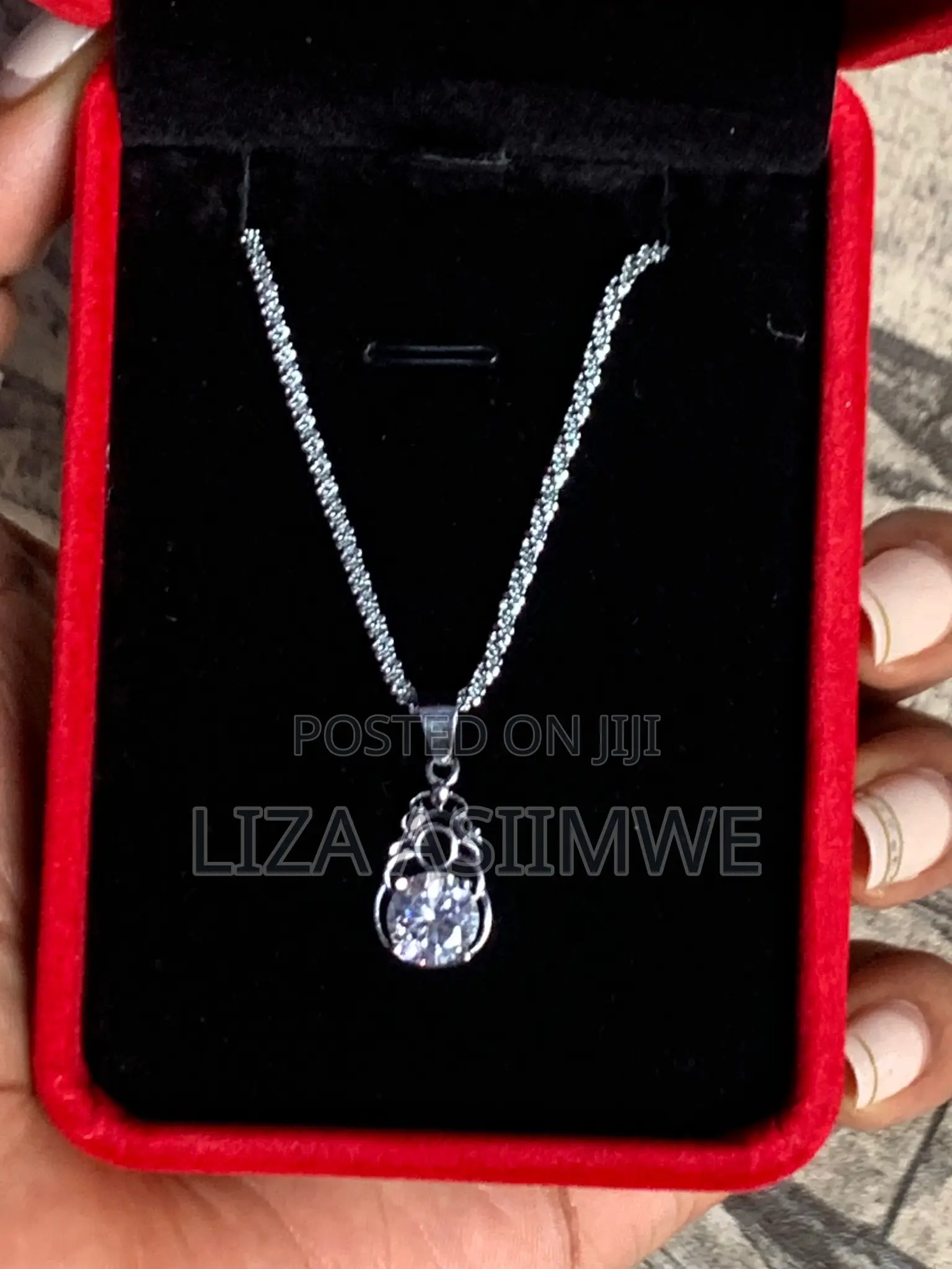 Beautiful Crystal Necklaces for Lady’S
