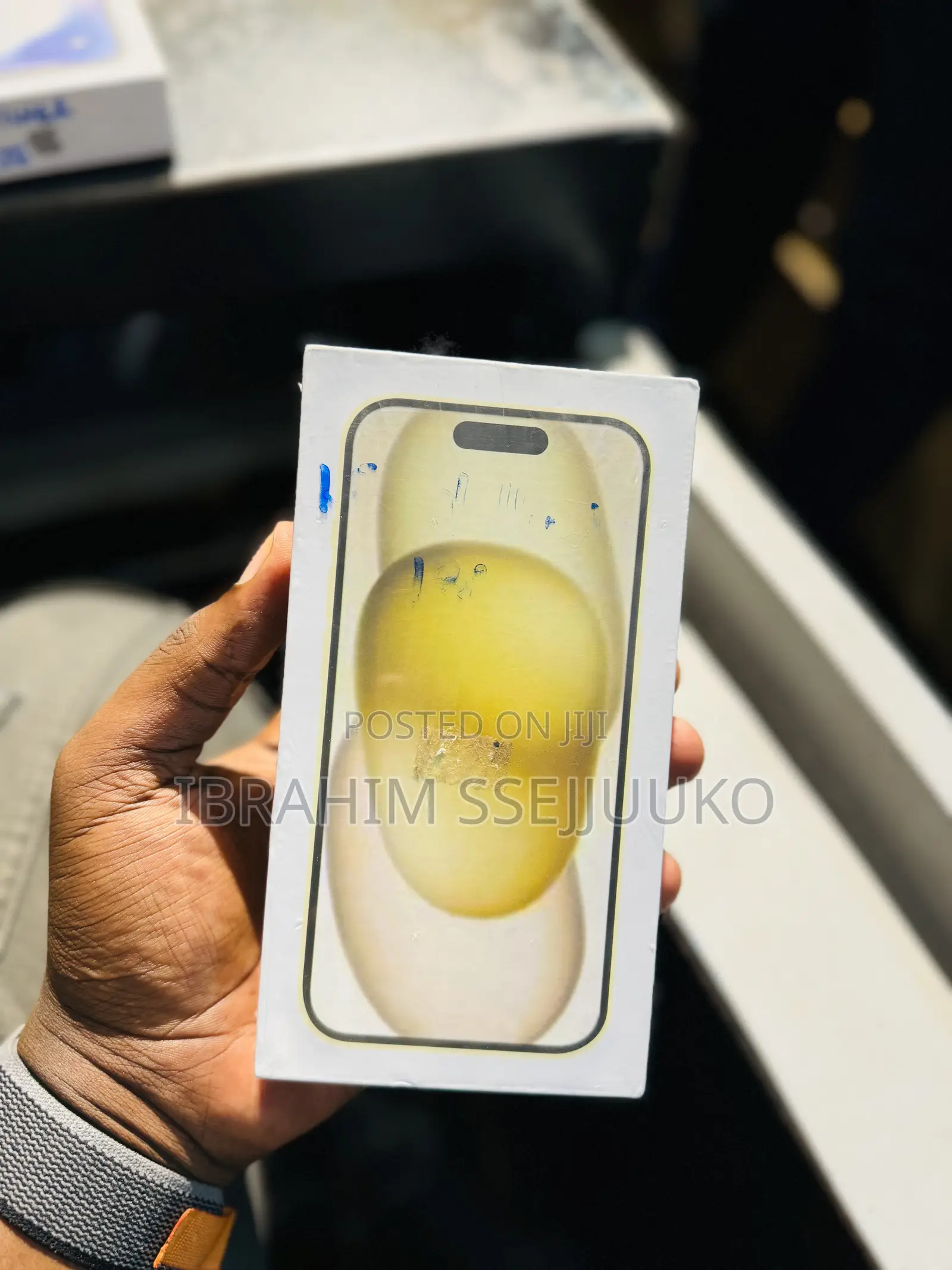 New Apple iPhone 15 128 GB Gold