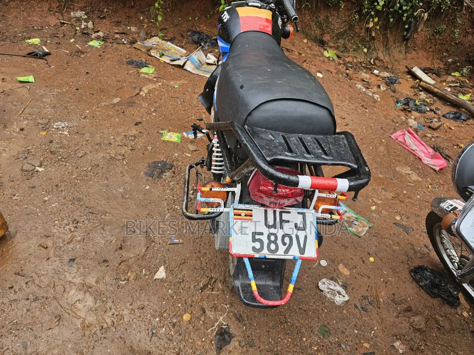 TVS HLX 125 2022 Red