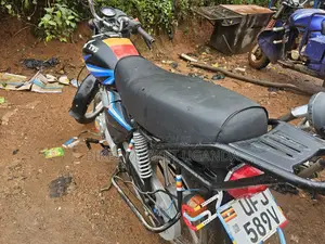 TVS HLX 125 2022 Red