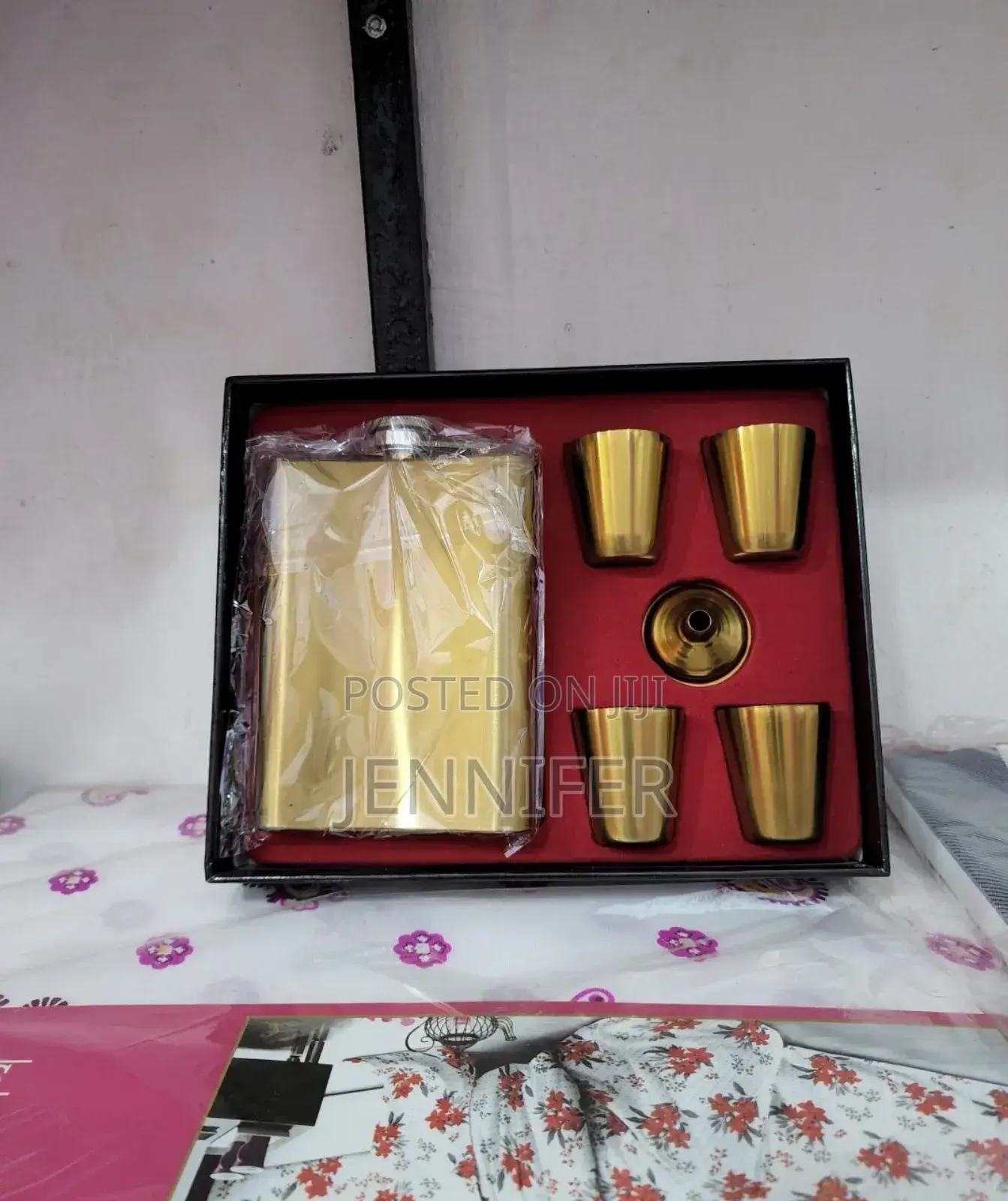 Whisky Hip Flask Set Gold