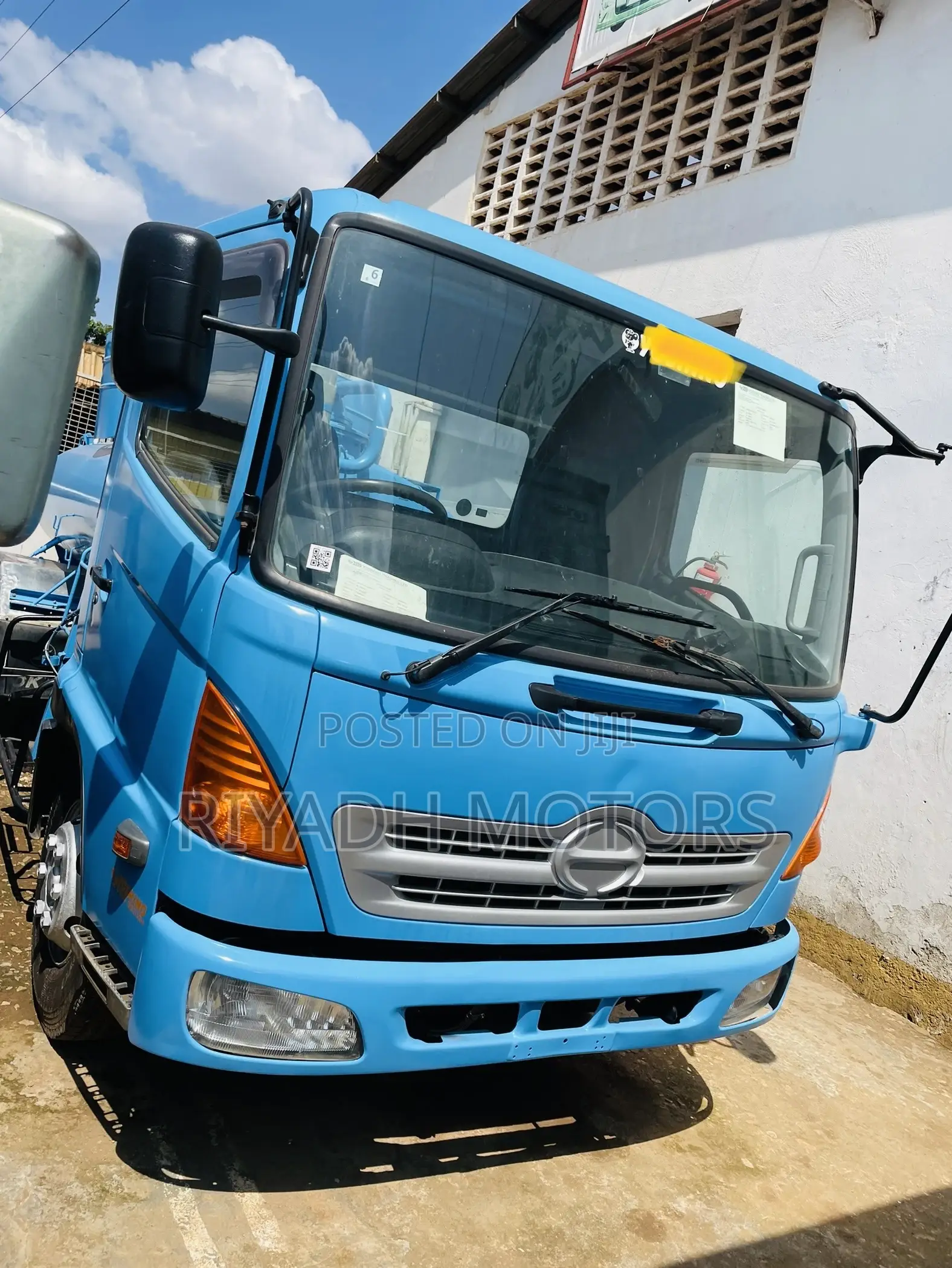 Hino Sewage Tank