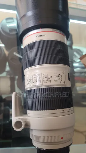 EF 70 -200mm F/2.8l IS II USM Lense Canon