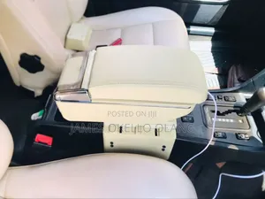 Car Haradio Rest With Chargers