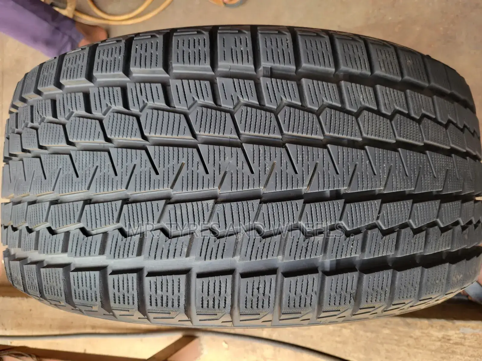 275/40 R20 Japan Type Yokohama. Am Sure They Will Work for U