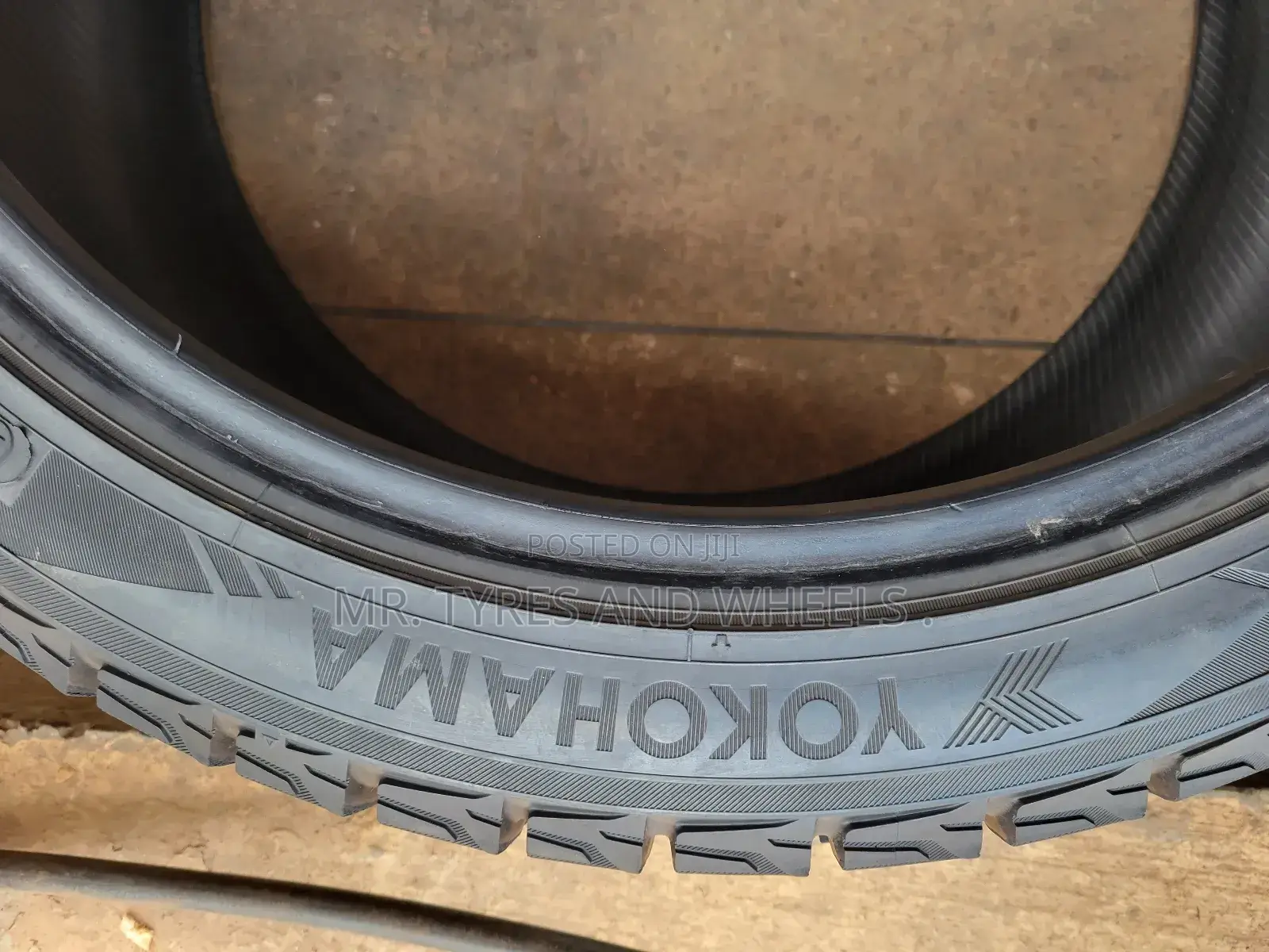 275/40 R20 Japan Type Yokohama. Am Sure They Will Work for U