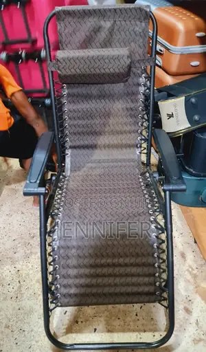 Beach Foldable Chair With Strong Metallic Frame and Cloth.