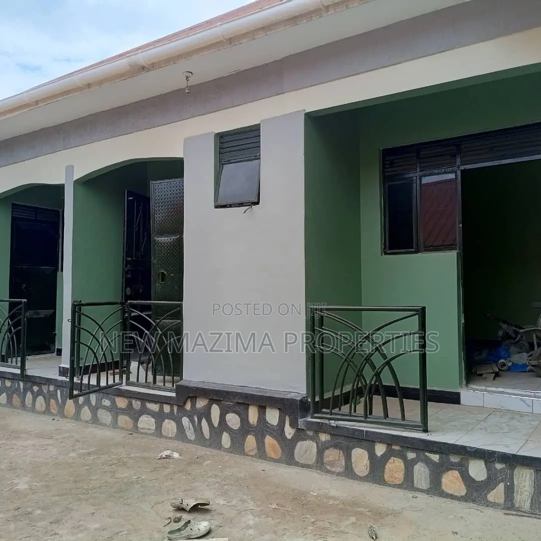 6bdrm House in Bulenga Town, Division A for sale