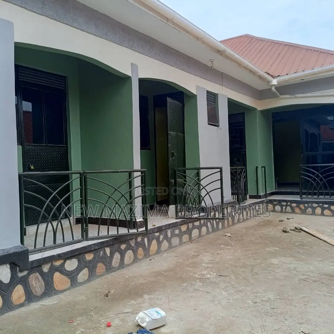 6bdrm House in Bulenga Town, Division A for sale