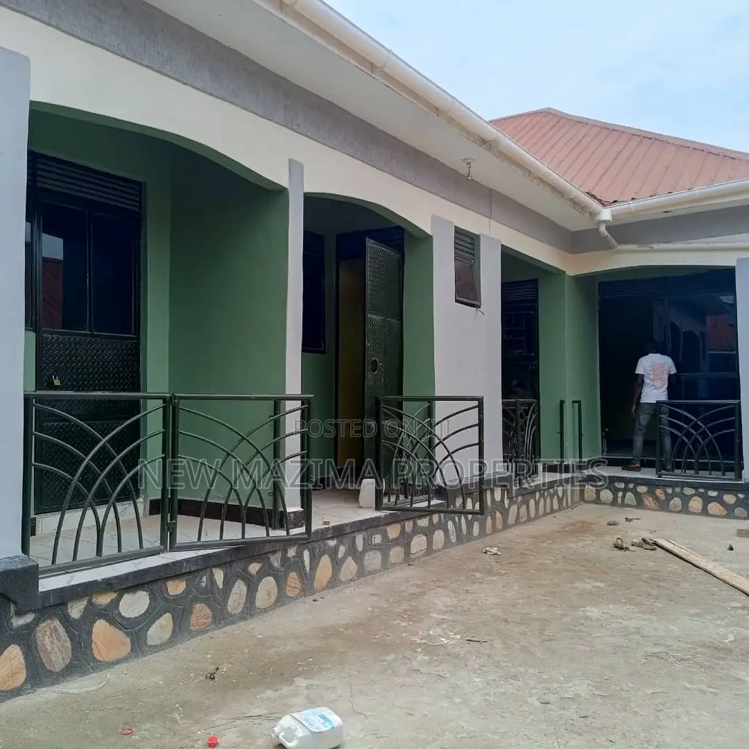 6bdrm House in Bulenga Town, Division A for sale