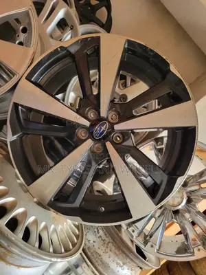 It Is a Set of Rims Size 18 Subaru Original Japan Low Price