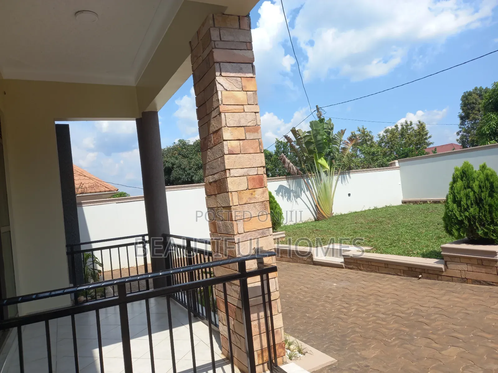 Furnished 4bdrm House in Kira for sale