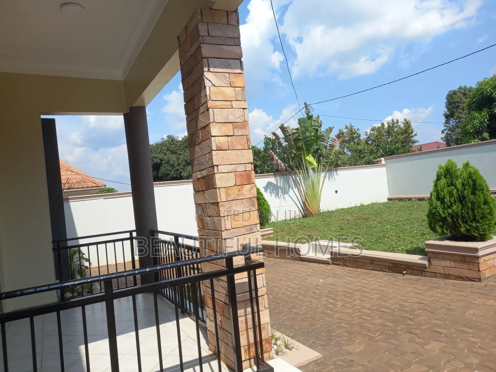 Furnished 4bdrm Bungalow in Kira for sale