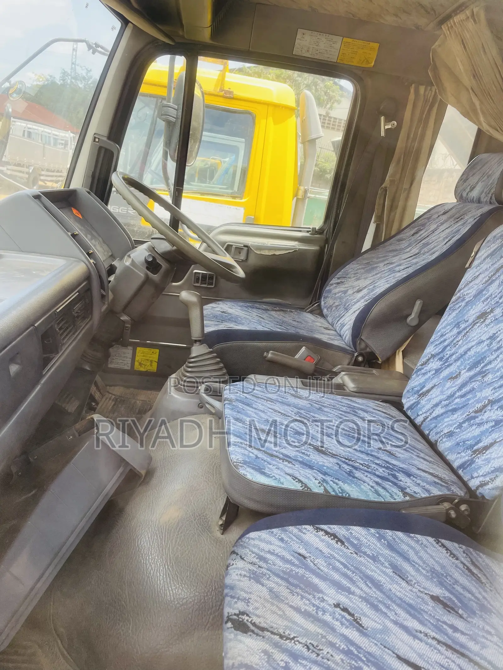 Hino Dumper