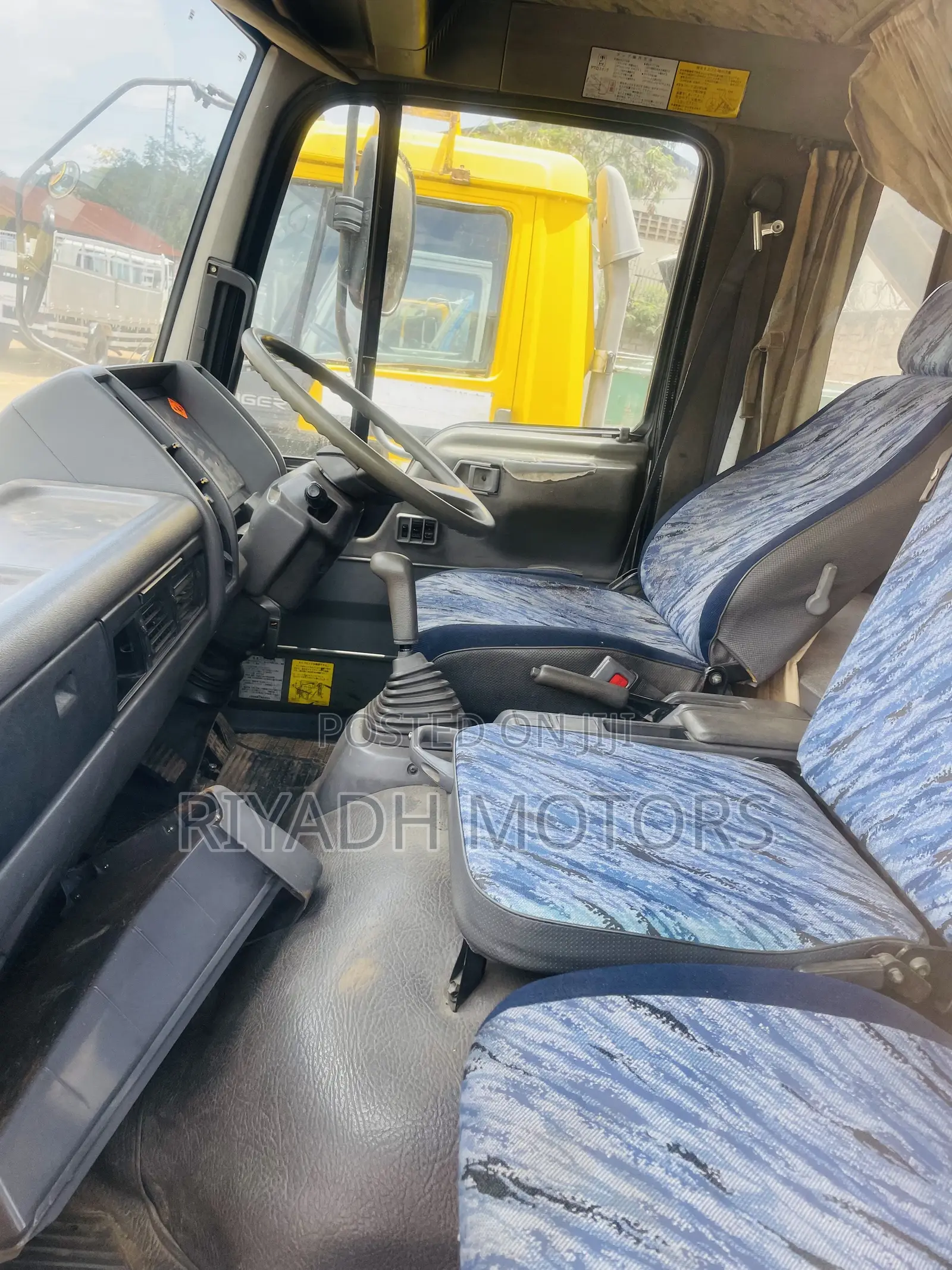 Hino Dumper