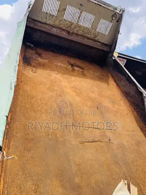 Hino Dumper