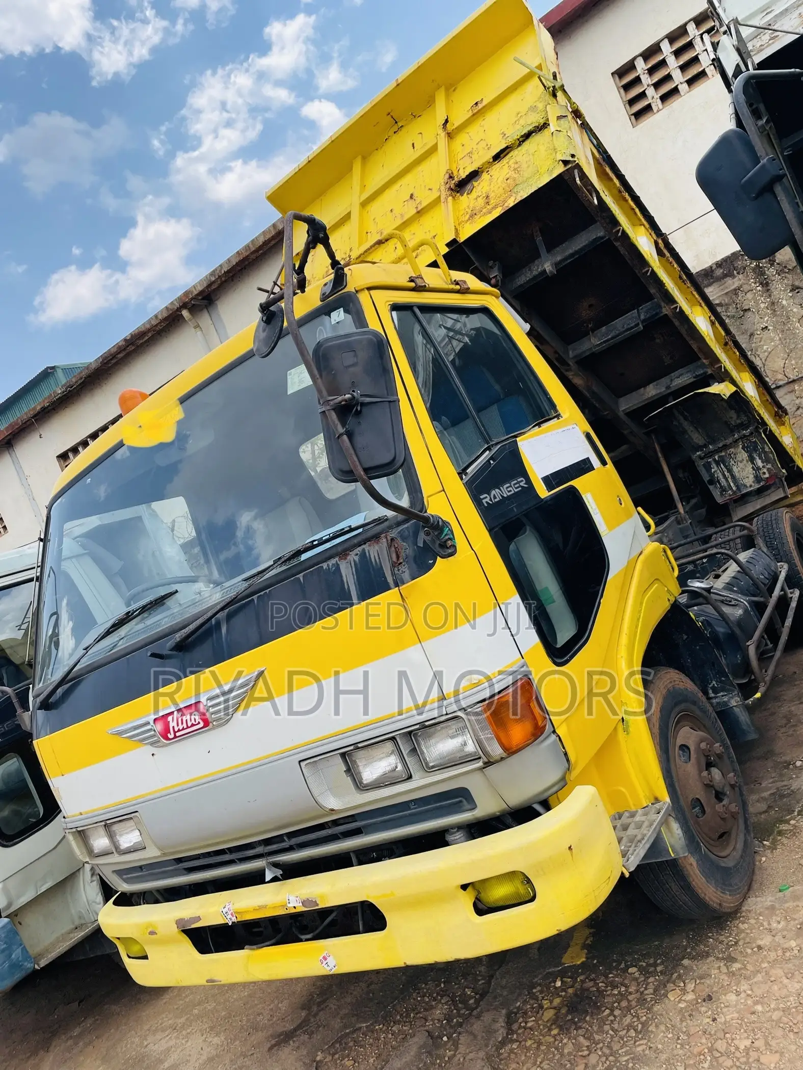 Hino Dumper Ranger