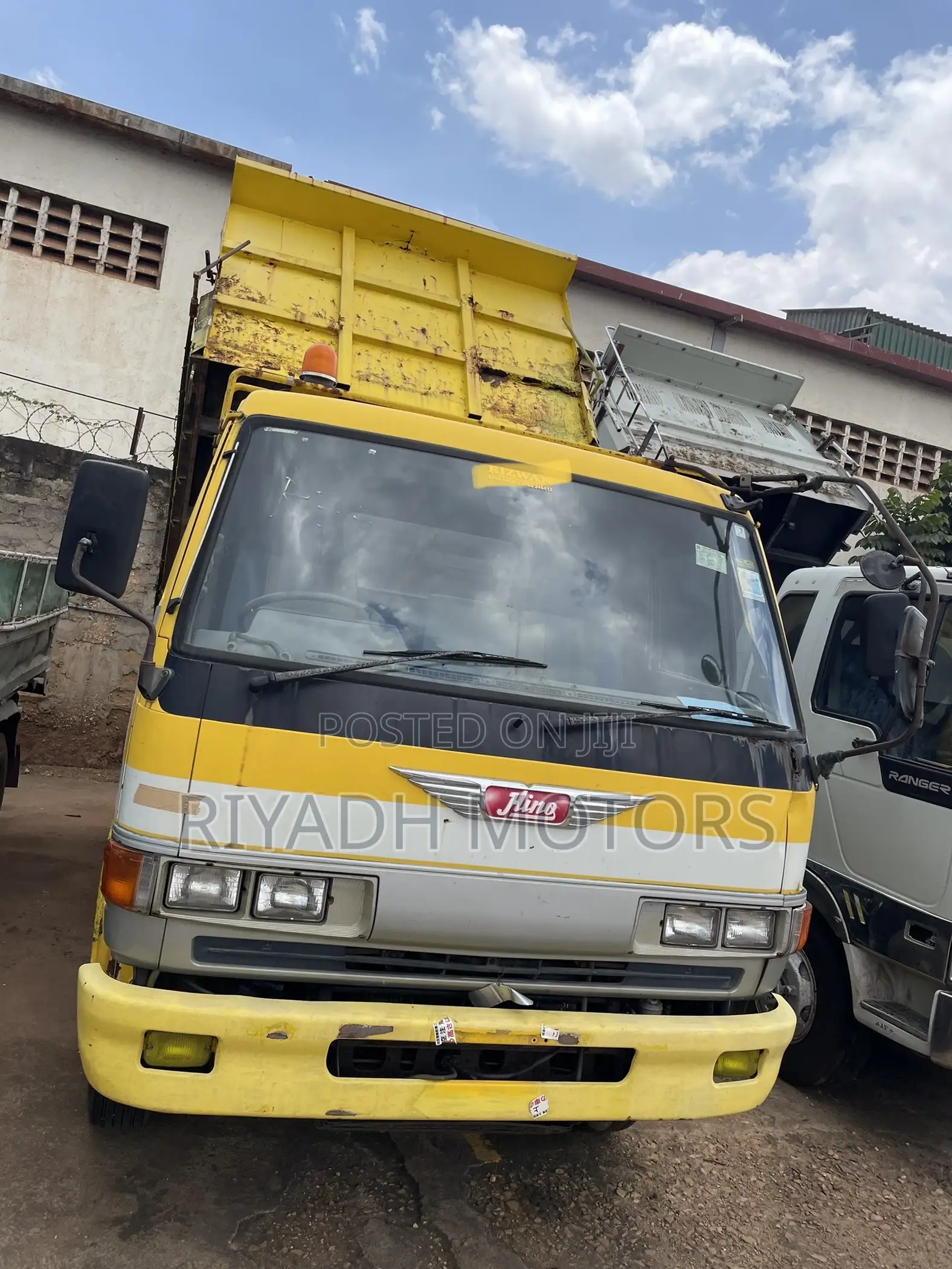 Hino Dumper Ranger