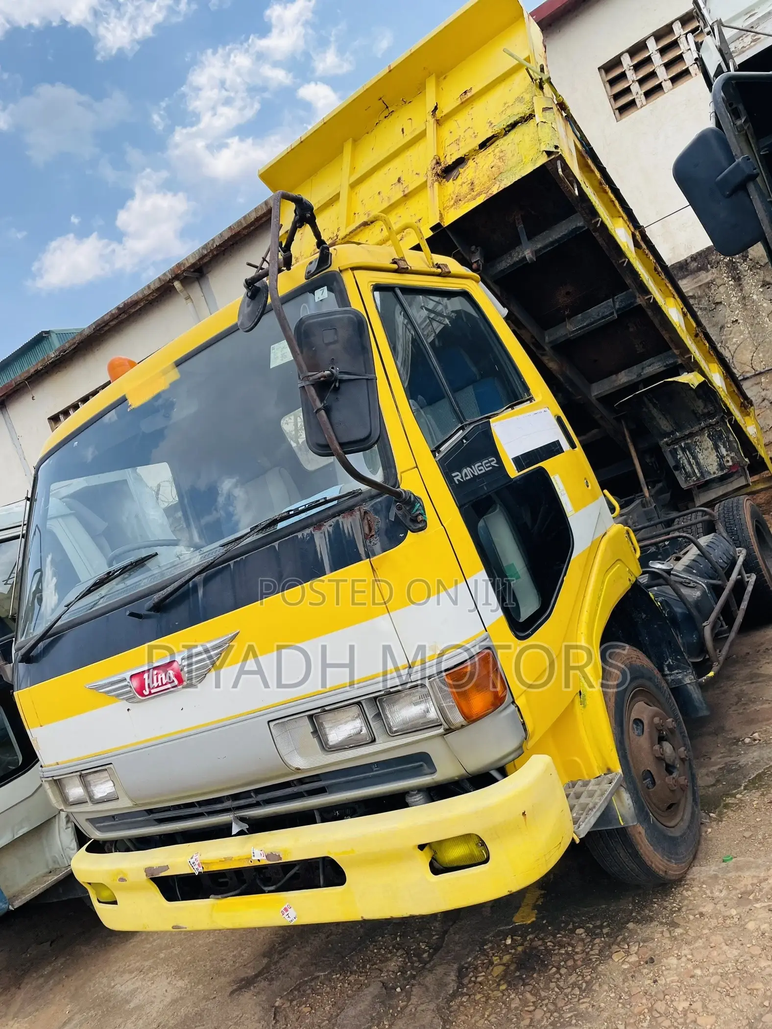Hino Dumper Ranger