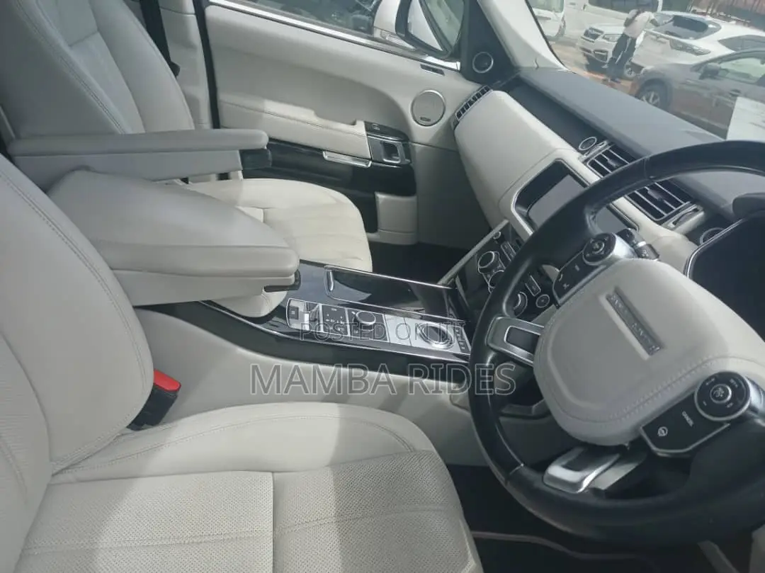 Land Rover Range Rover 2022 White