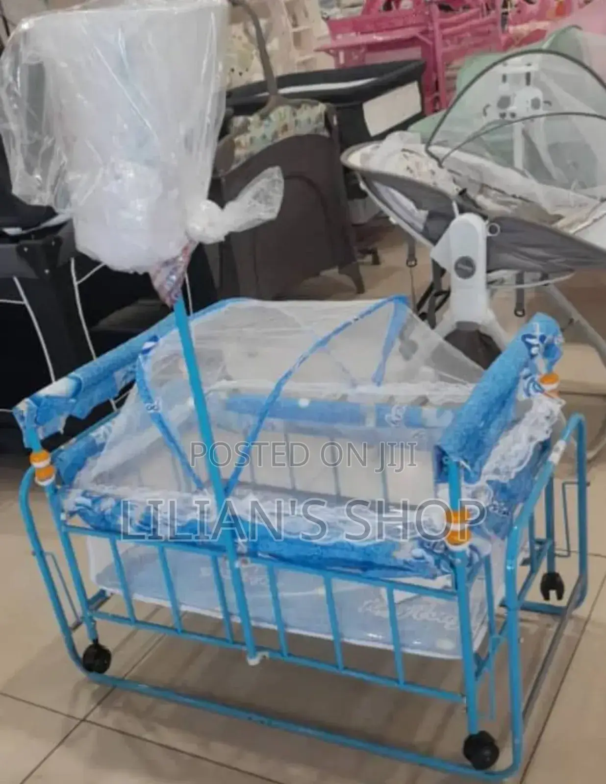 2 in 1 Lovely Baby Bed With Mosquito Net