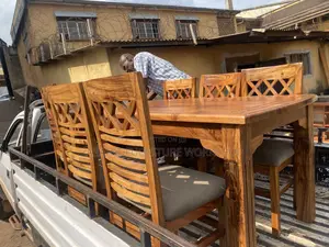 Mugavu Dining Set