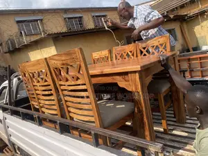 Mugavu Dining Set