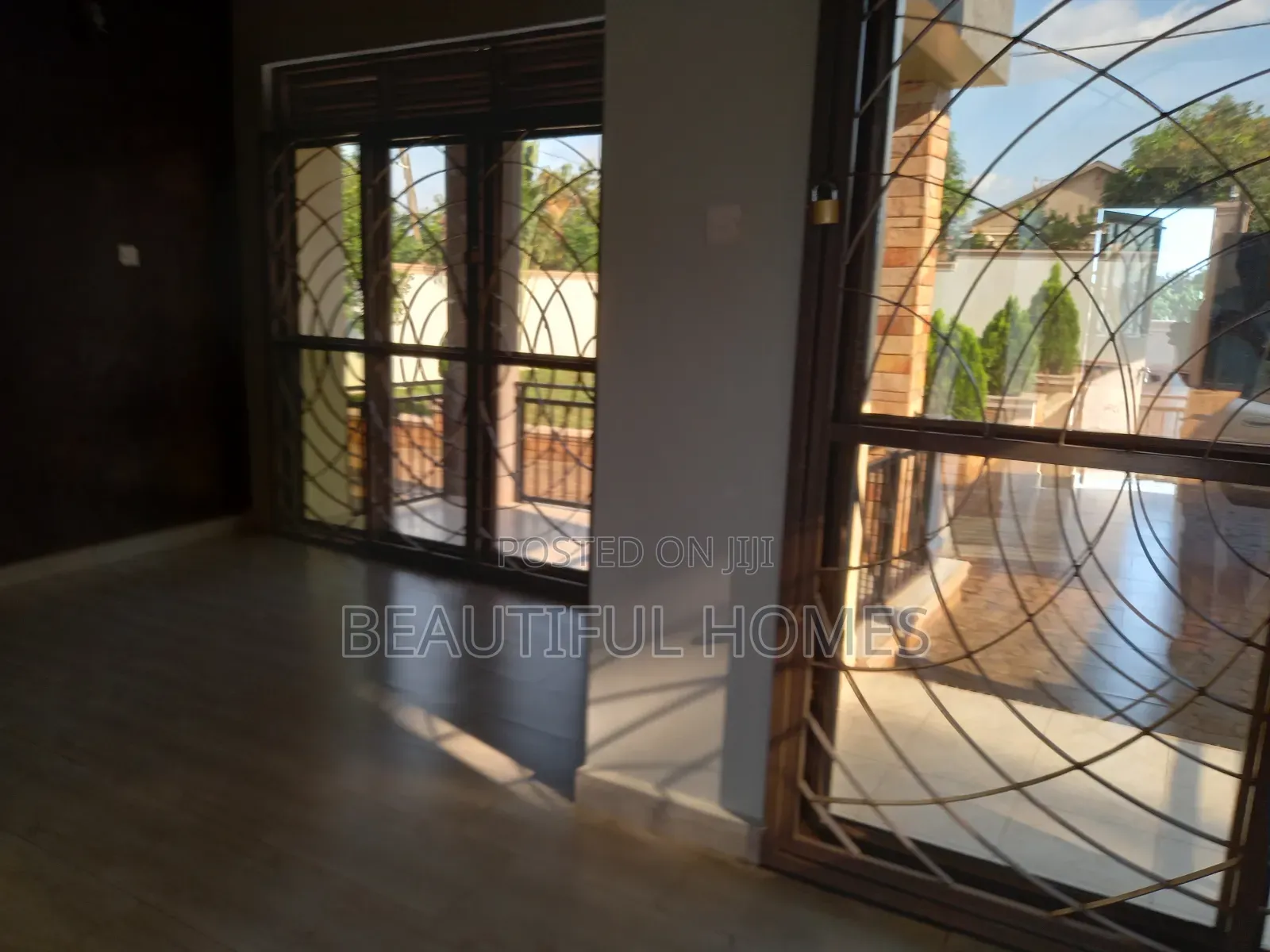Furnished 4bdrm House in Kira for sale