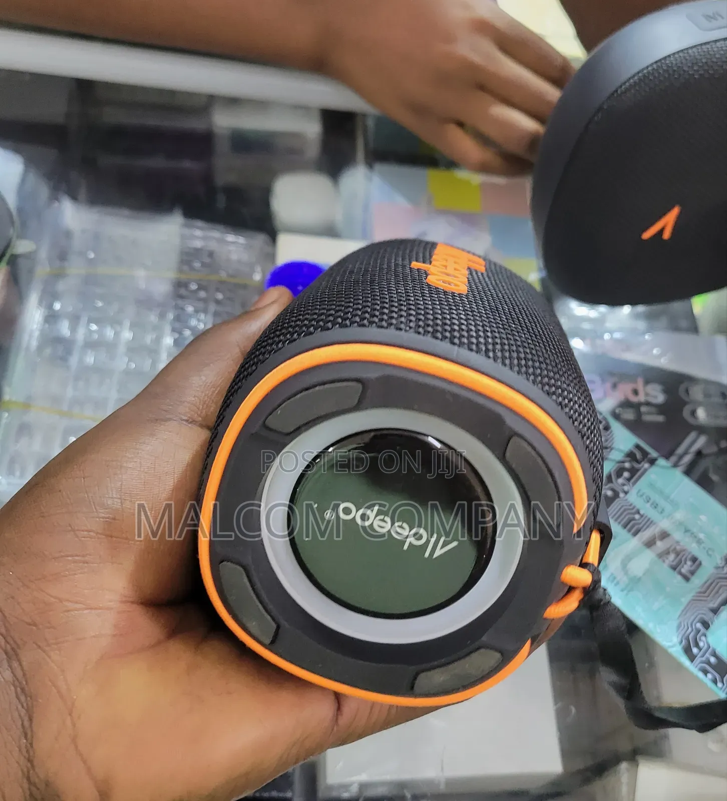 Aldeepo Speaker With Clear Sound Dynamic Design and 15hours