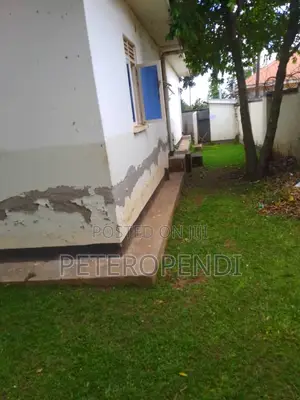 7bdrm House in Near Customs Corner, Gulu for sale