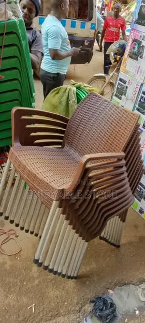 Ratten Plastic Chairs Plastic Chairs