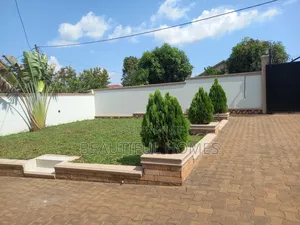 Furnished 4bdrm House in Kira for sale