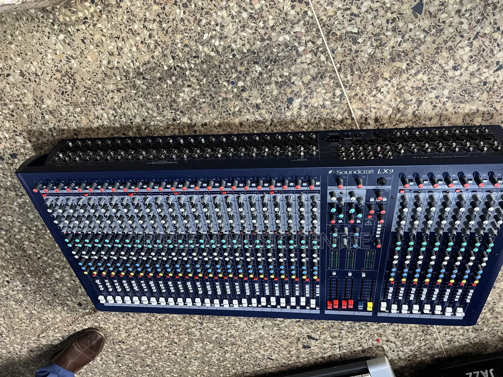 Sound Craft LX 9
