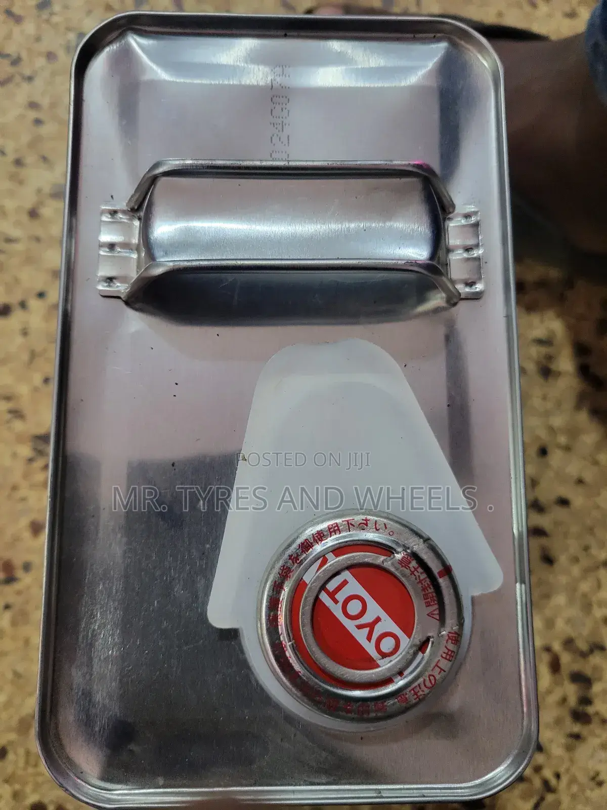 CVT FLUID for Toyota. 4 Littles Per Tin.