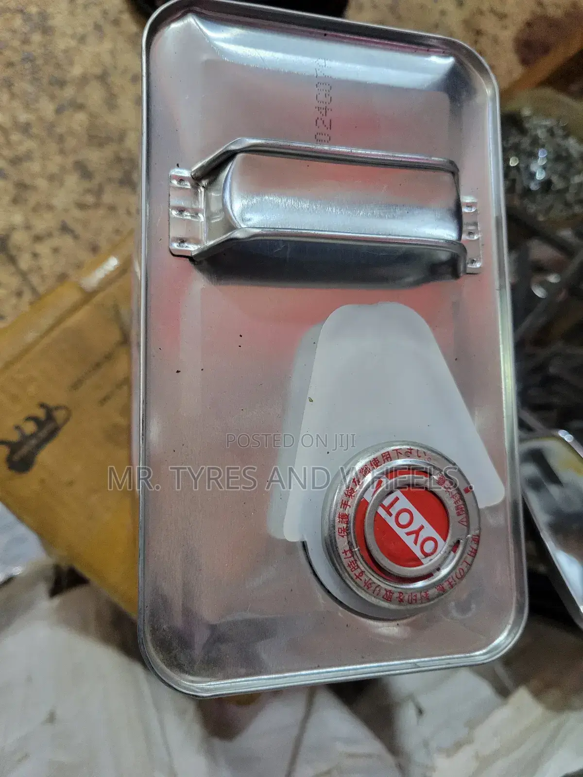 CVT FLUID for Toyota. 4 Littles Per Tin.