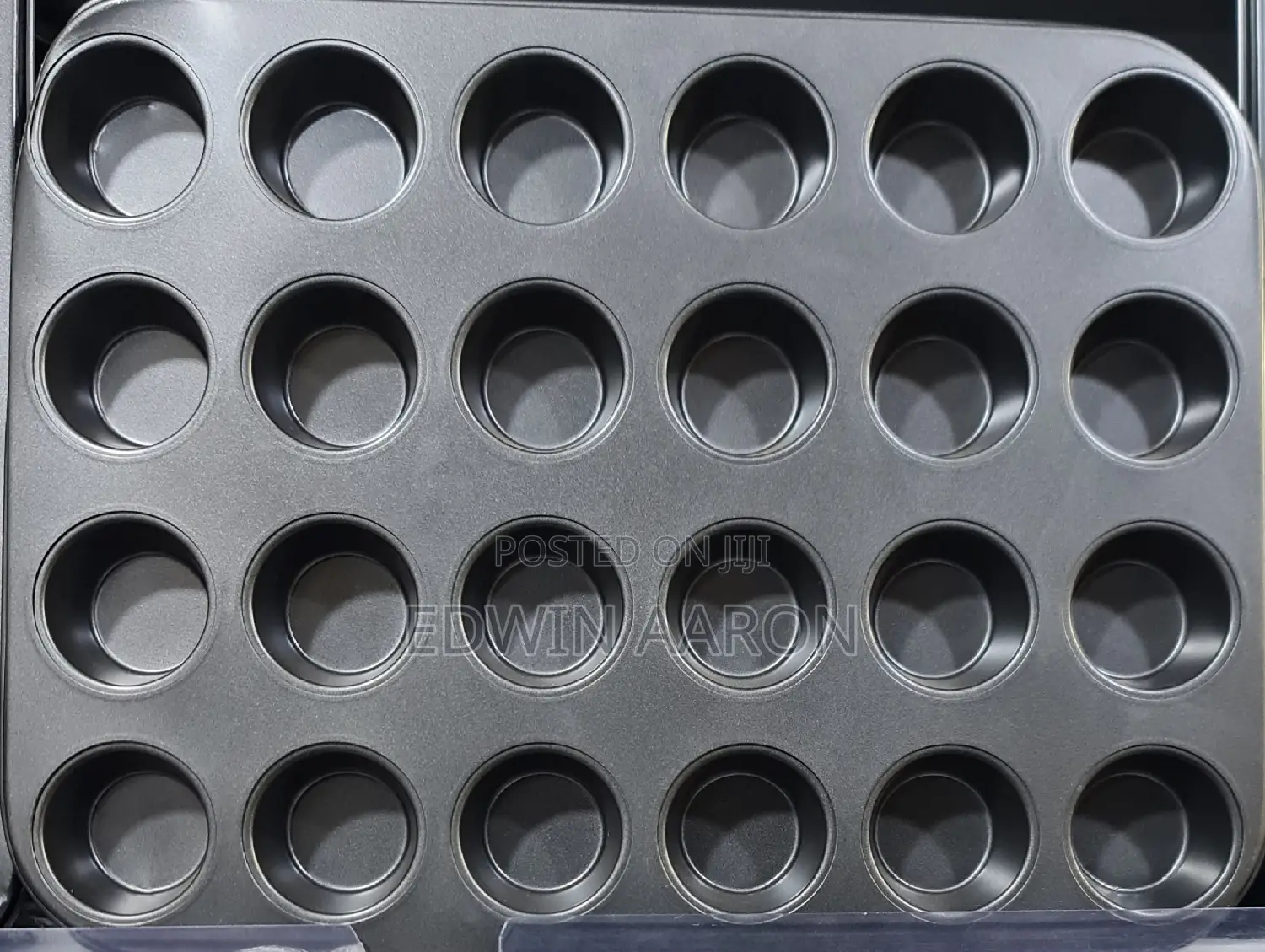 24 Cavity Non-Stick Cake Muffin Mould/Tray